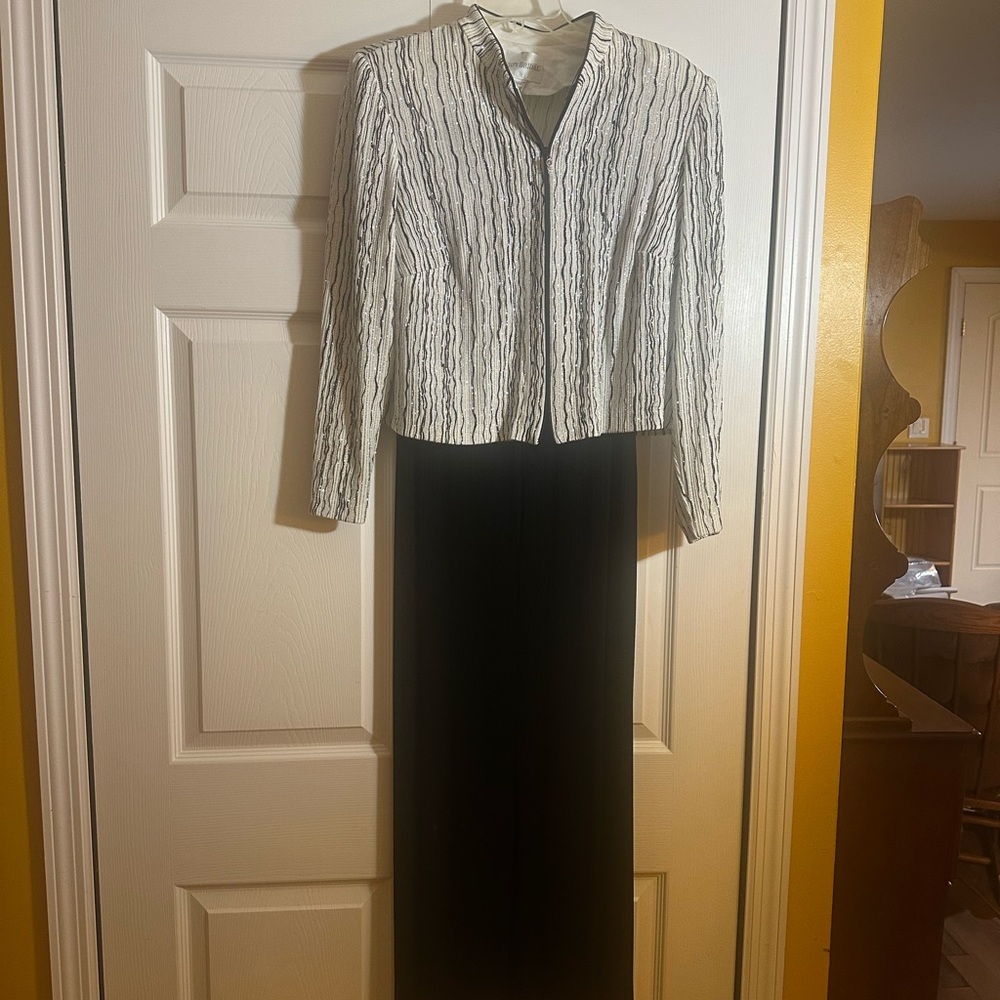 Elegant Black and White Women's Full Length Dress with Jacket